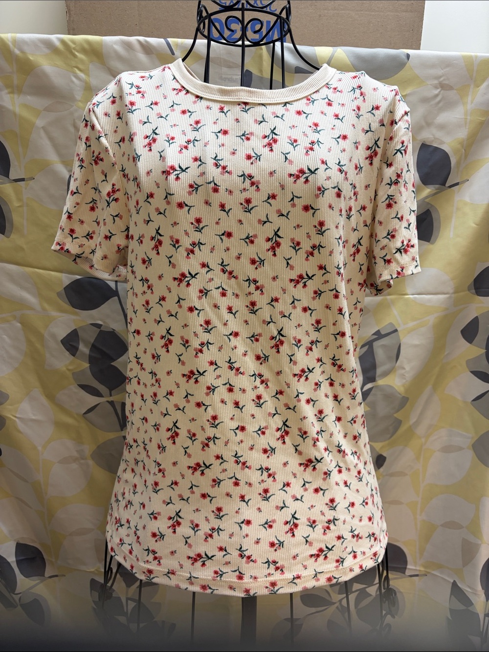 Women's Cream Floral Short-Sleeve Tee